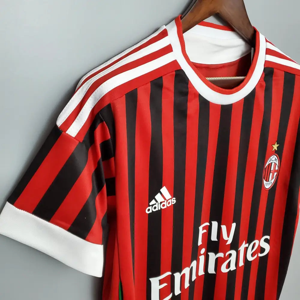 Camisa Retrô AC Milan 2011/12 Home Camisas de Futebol