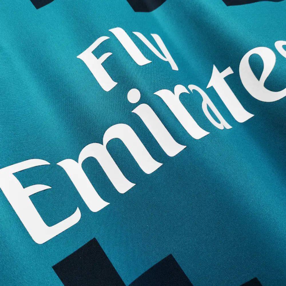 Camisa Retrô Real Madrid 2017/18 Third Camisas de Futebol