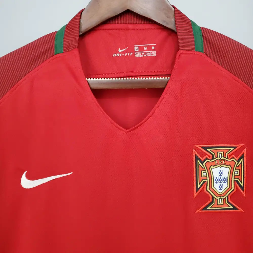 Camisa Retrô Seleção Portugal 2016/16 Home Camisas de Futebol